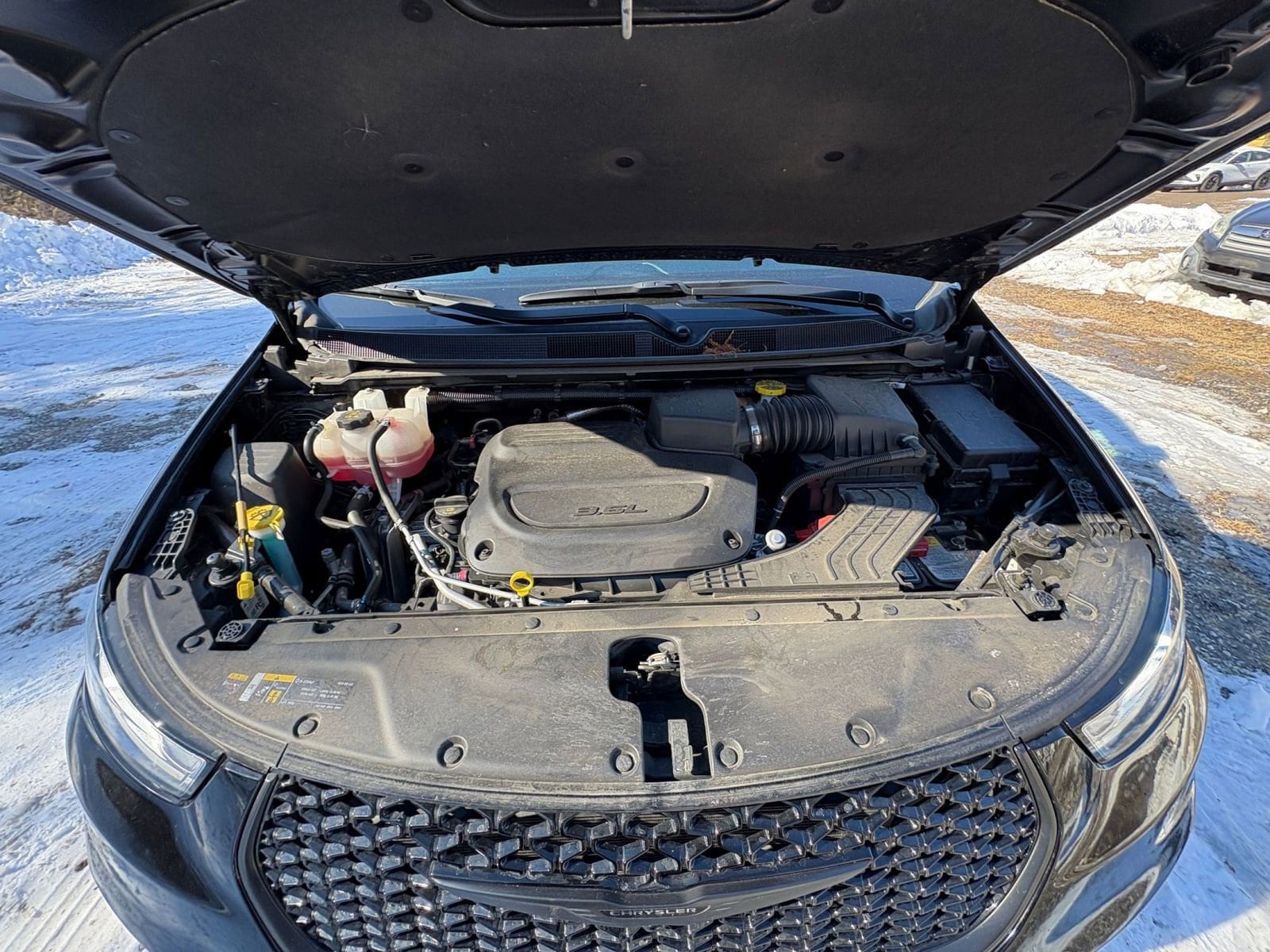 Thumbnail: 2025 Chrysler Pacifica - 32