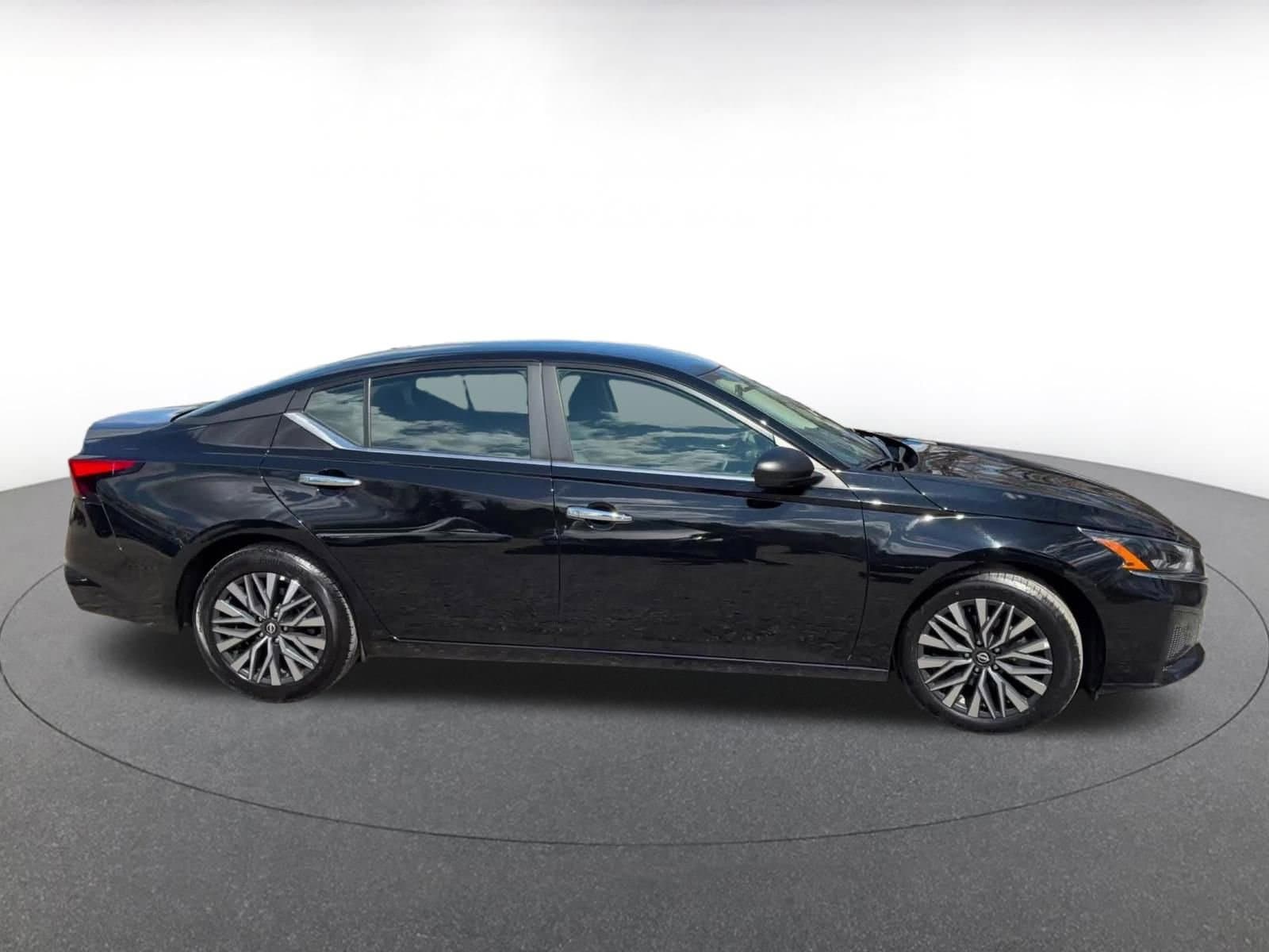 Thumbnail: 2025 Nissan Altima - 16