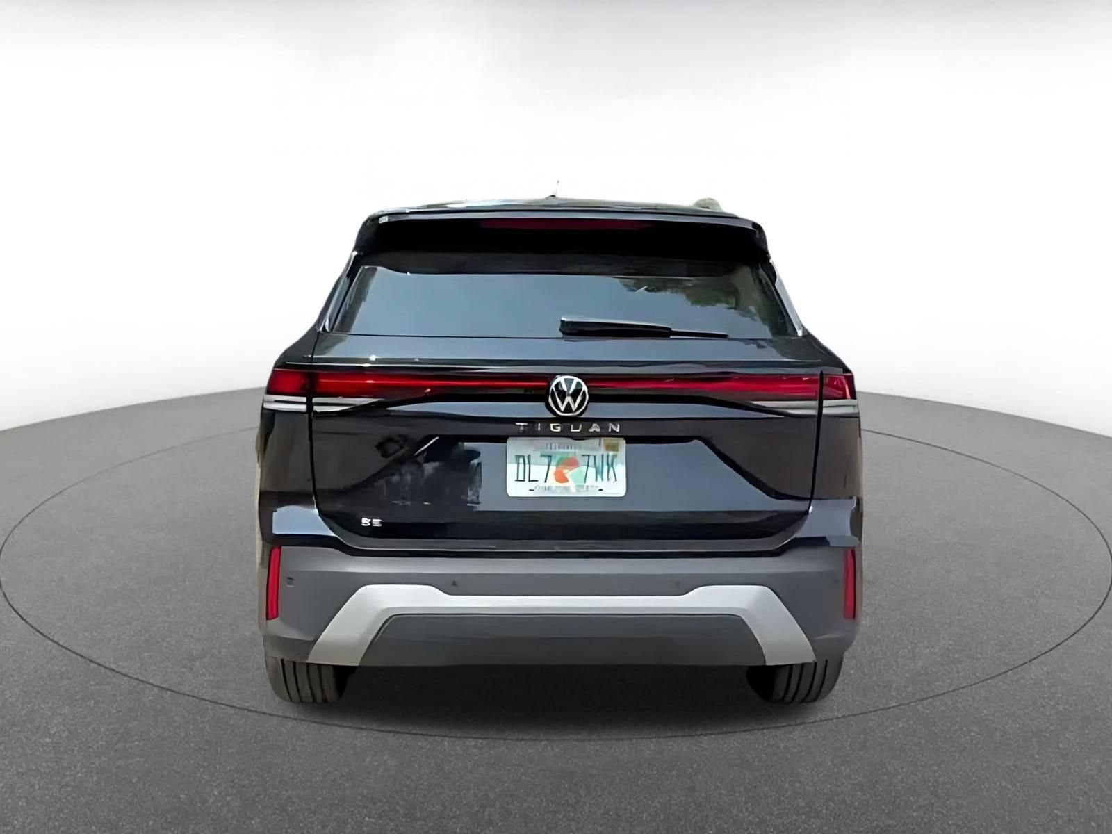 Thumbnail: 2026 Volkswagen Tiguan - 10