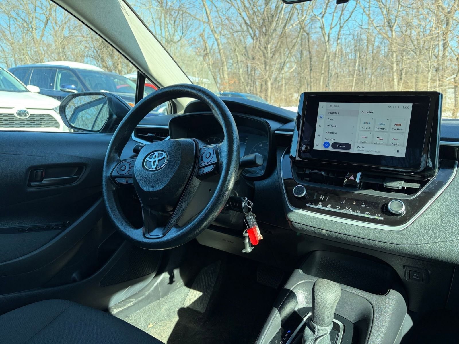 Thumbnail: 2025 Toyota Corolla - 32