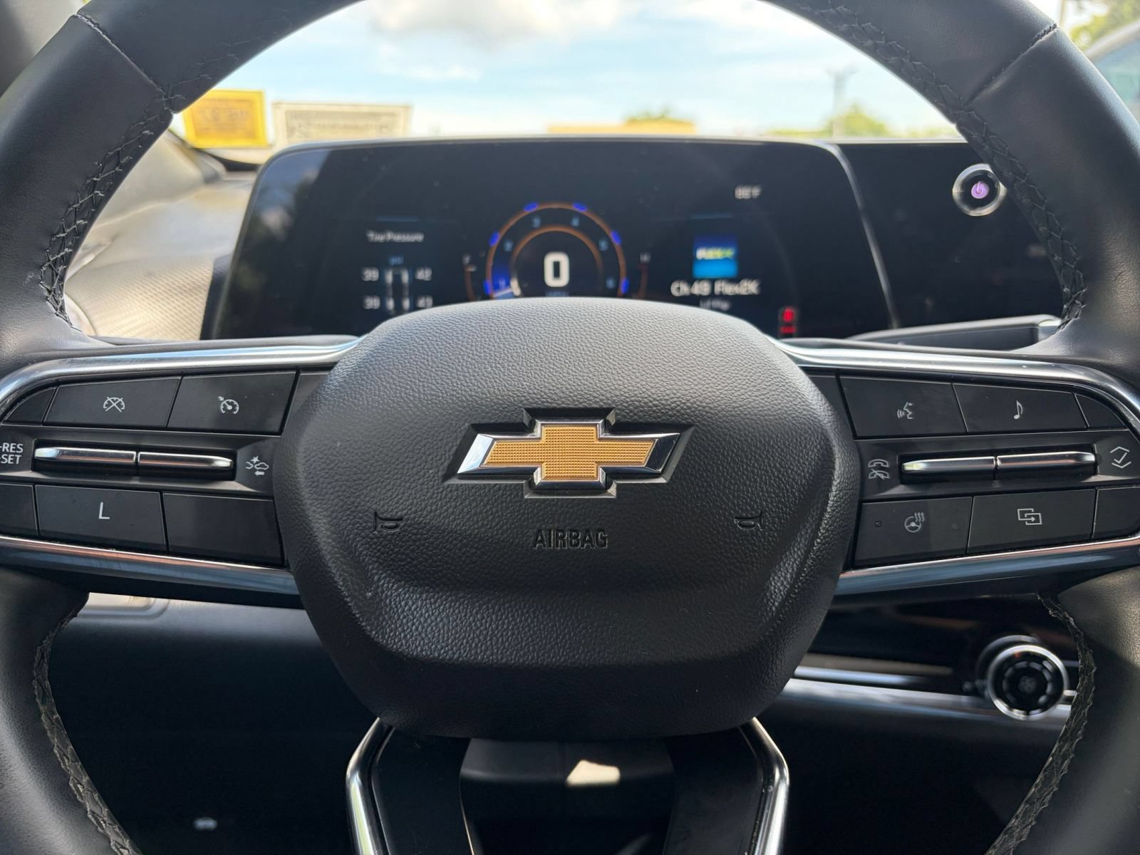 Thumbnail: 2025 Chevrolet Equinox - 28