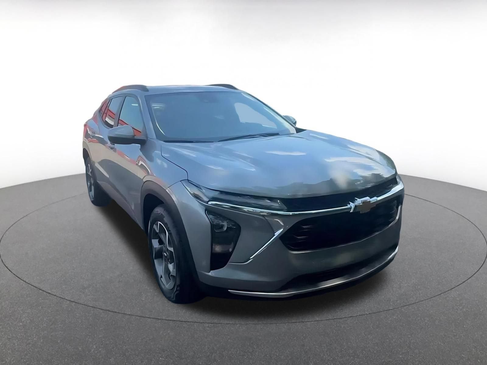 Thumbnail: 2025 Chevrolet Trax - 3