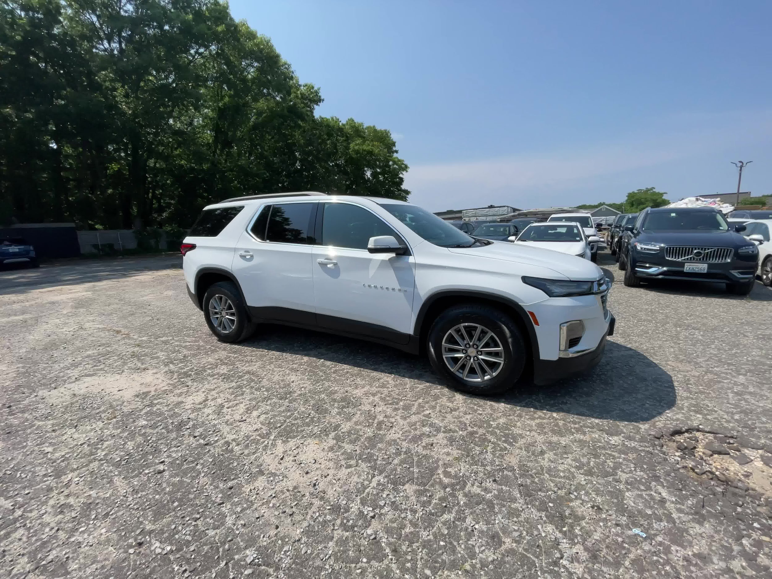 2023 Chevrolet Traverse LT 2