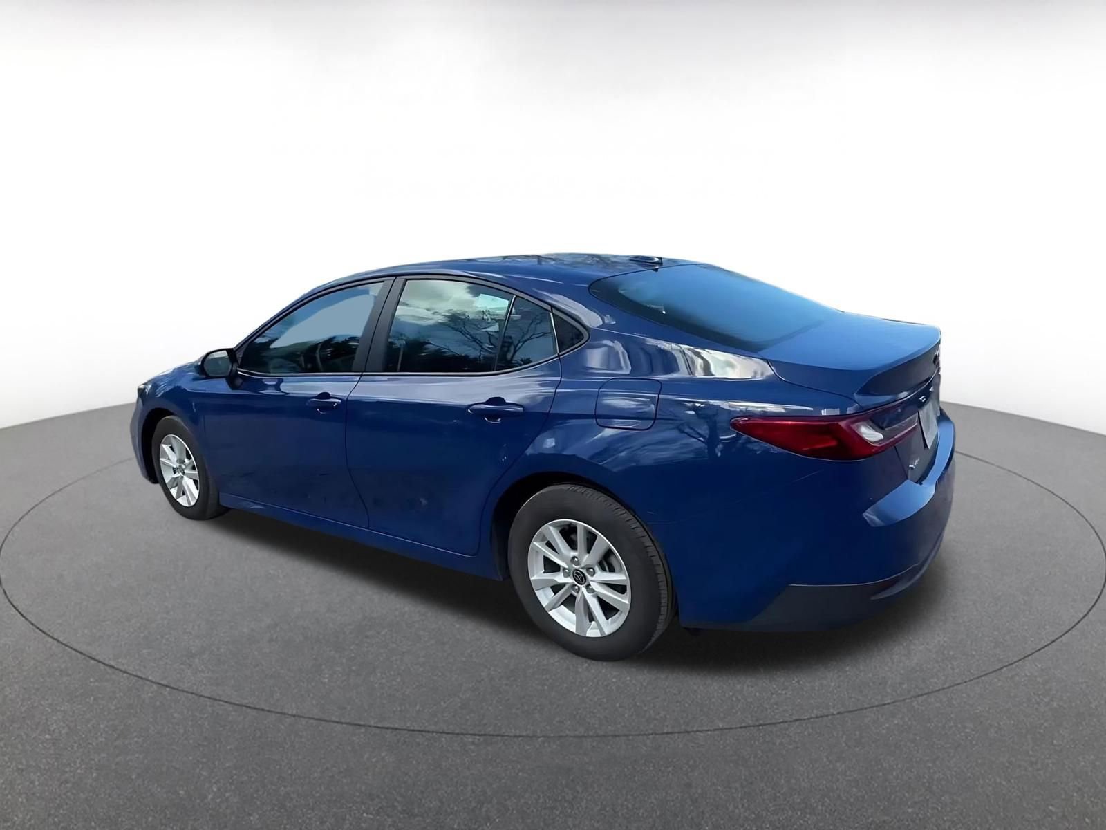 Thumbnail: 2025 Toyota Camry - 10