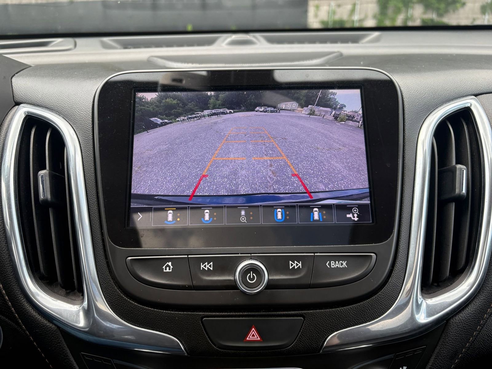 Thumbnail: 2020 Chevrolet Equinox - 22