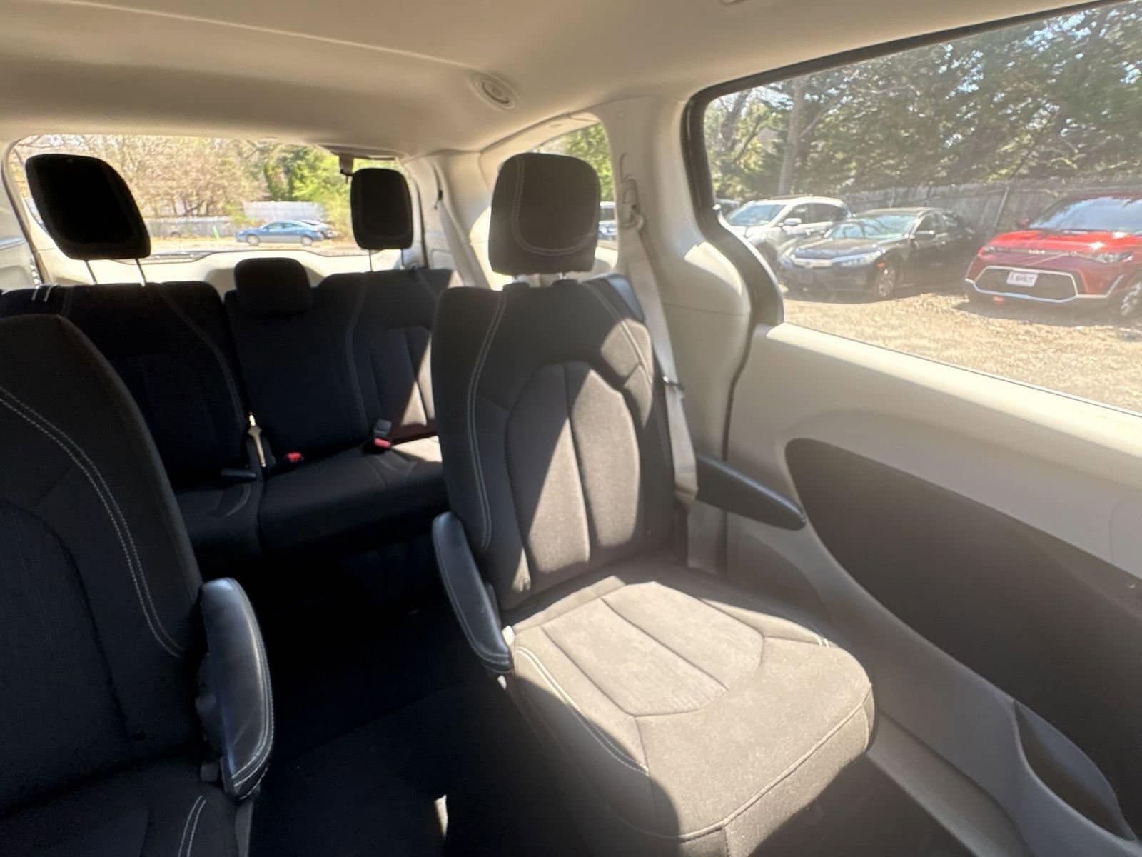 Thumbnail: 2024 Chrysler Voyager - 9