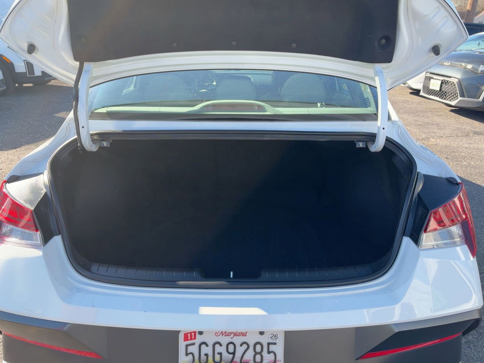 Thumbnail: 2025 Hyundai Elantra - 4