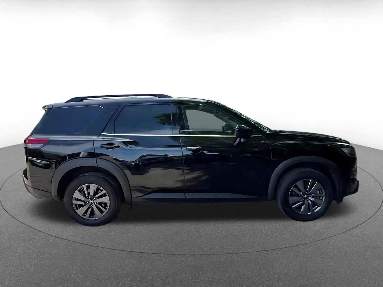 Thumbnail: 2025 Nissan Pathfinder - 16