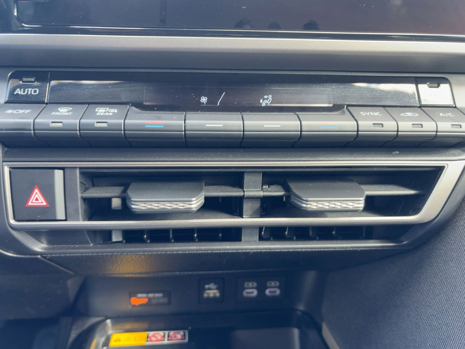 Thumbnail: 2025 Toyota Camry - 21