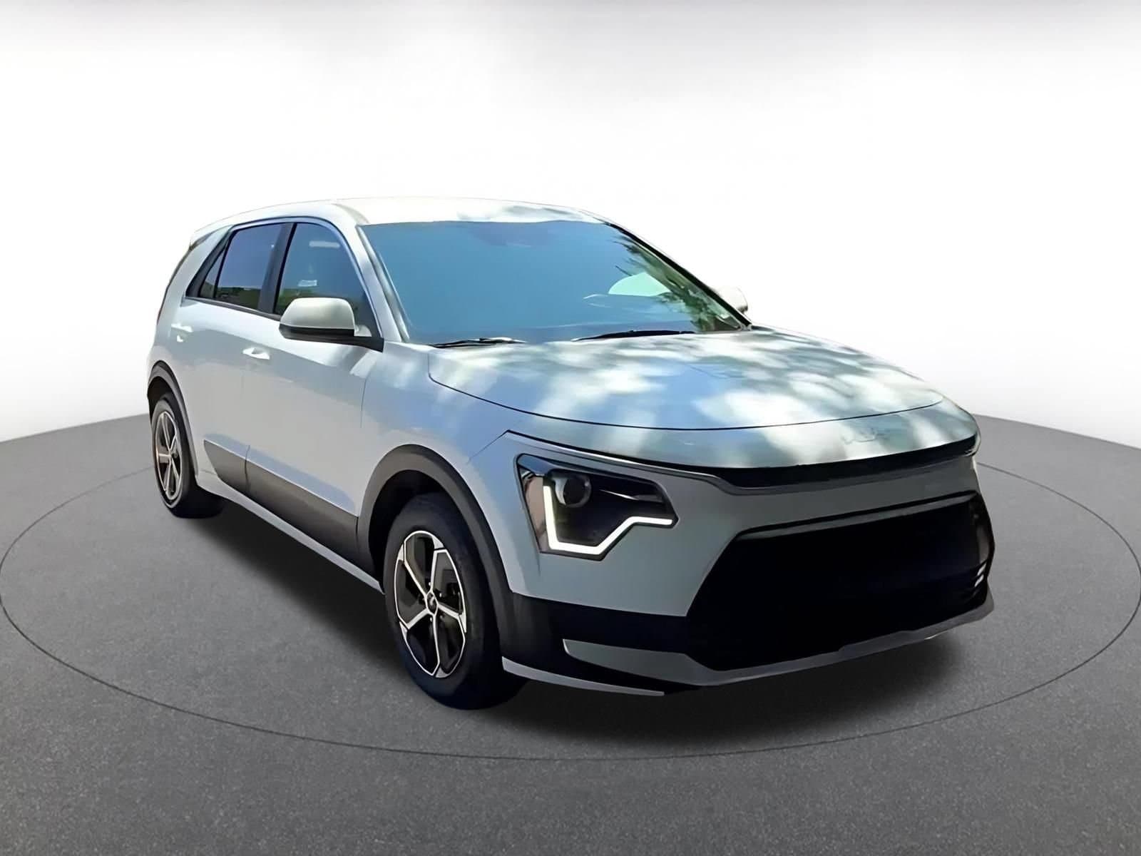 Thumbnail: 2026 Kia Niro - 3