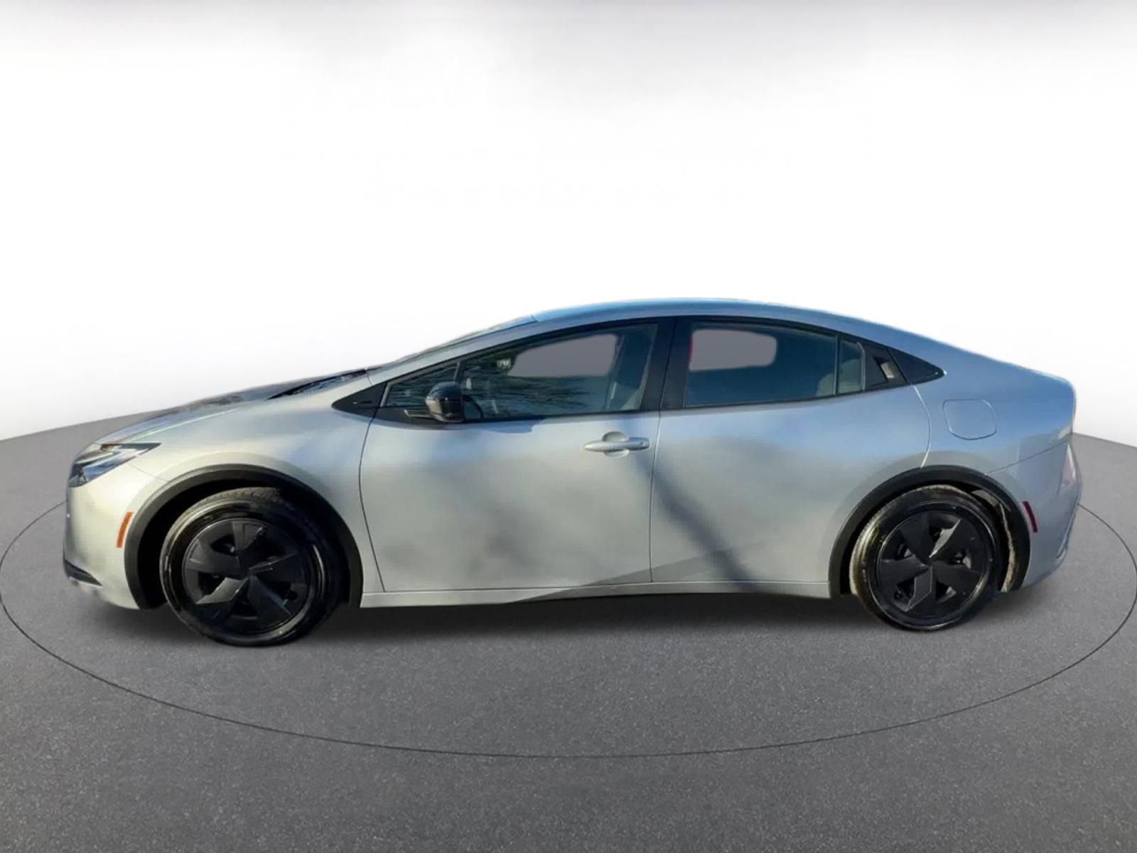 Thumbnail: 2025 Toyota Prius - 9