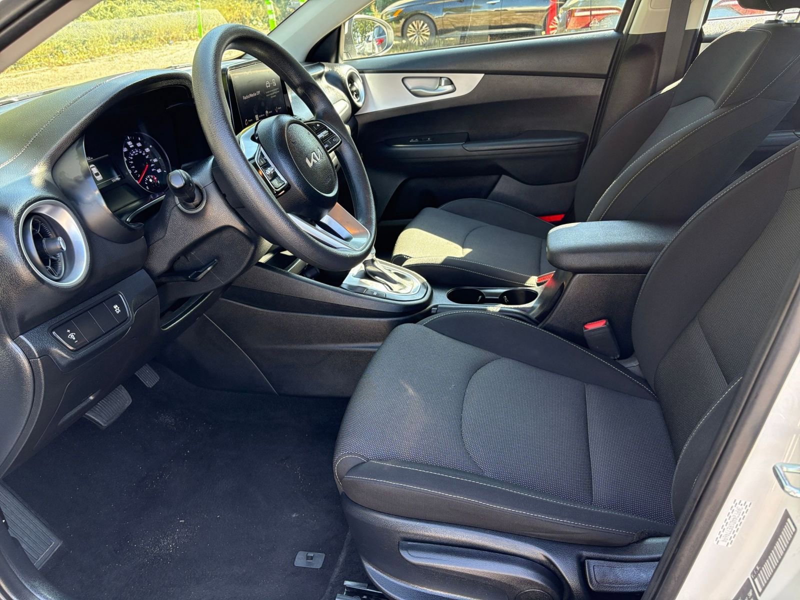 Thumbnail: 2024 Kia Forte - 24