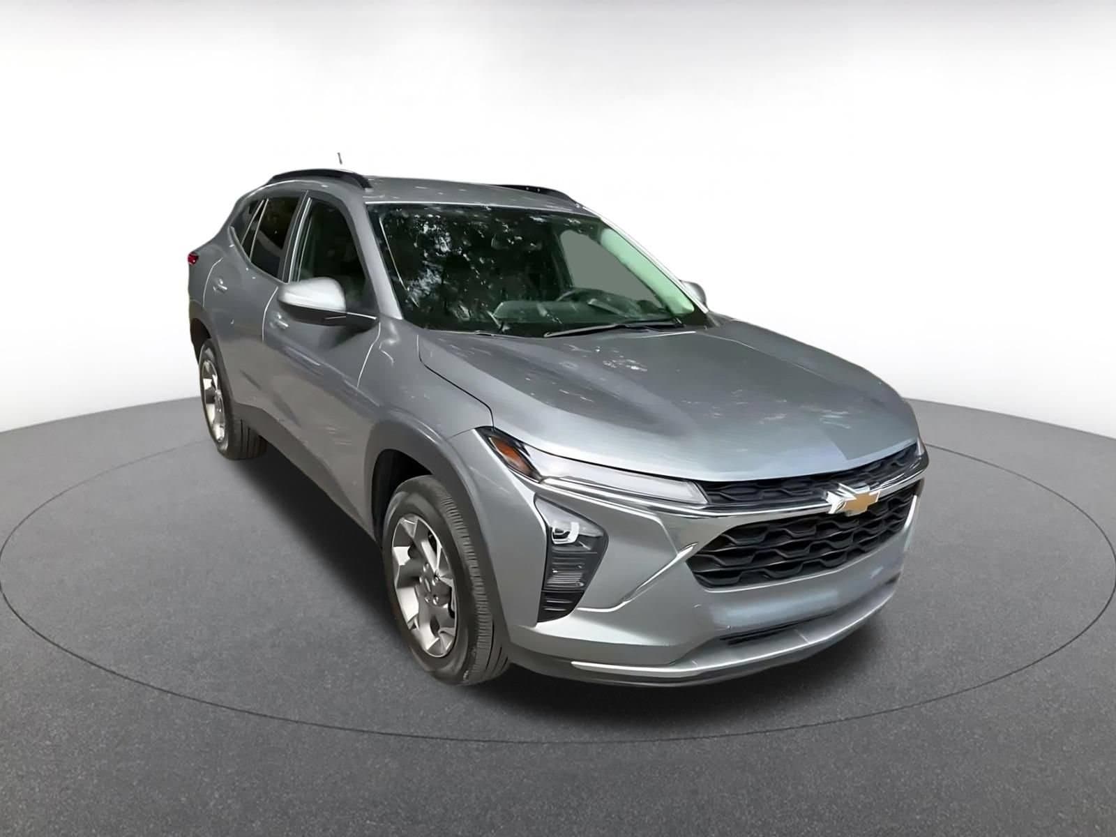 Thumbnail: 2025 Chevrolet Trax - 2