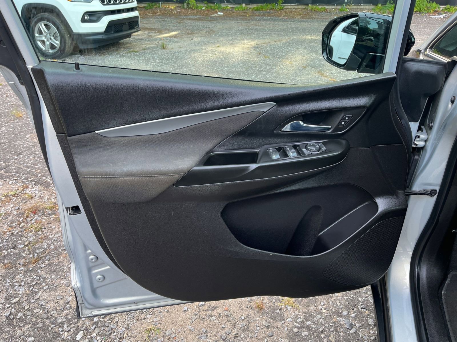 Thumbnail: 2023 Chevrolet Bolt EV - 24
