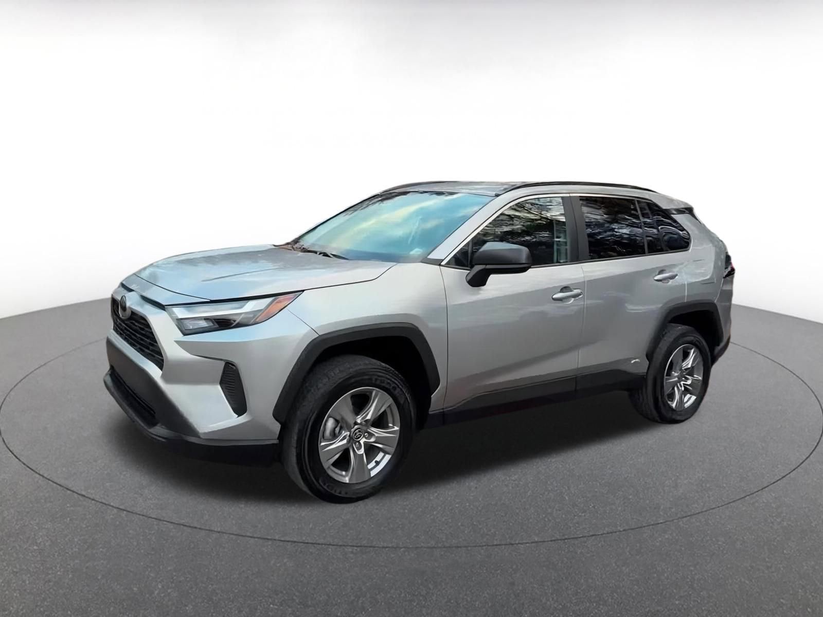 Thumbnail: 2025 Toyota RAV4 - 8