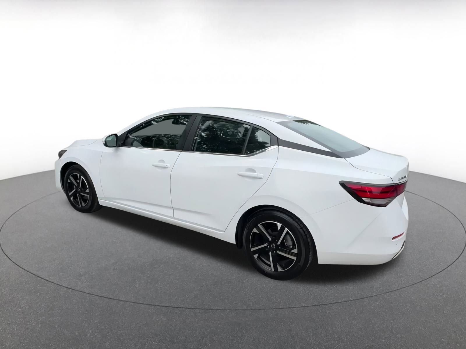 Thumbnail: 2024 Nissan Sentra - 10