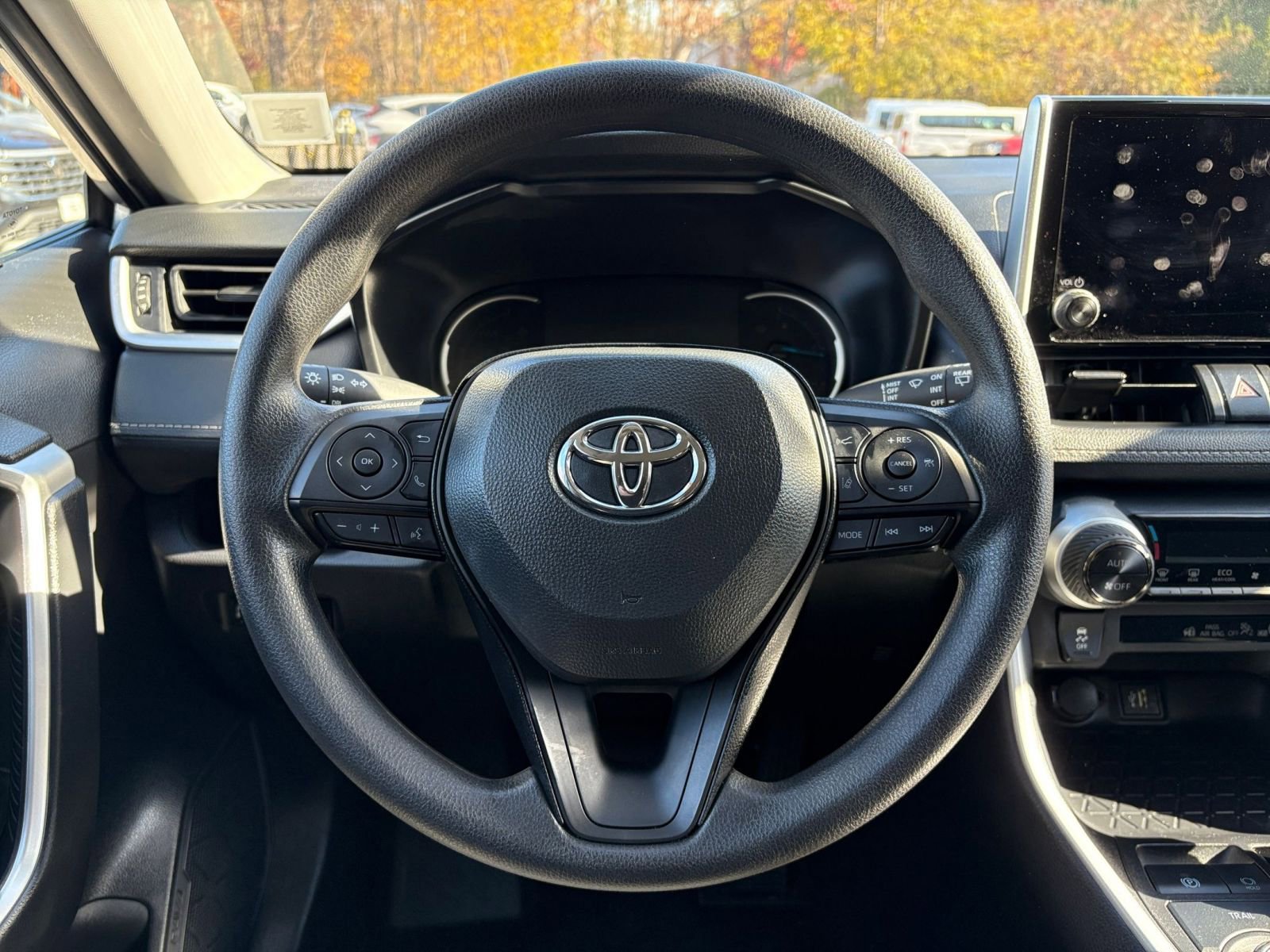 Thumbnail: 2025 Toyota RAV4 - 27