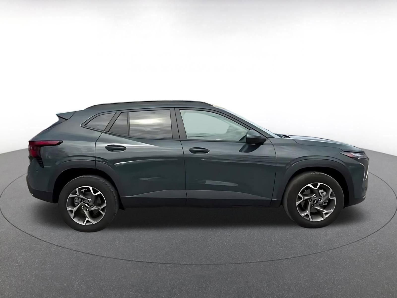 Thumbnail: 2025 Chevrolet Trax - 16