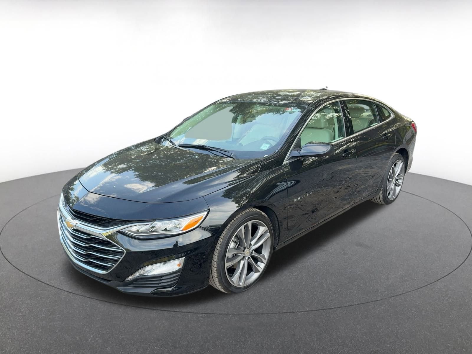 Thumbnail: 2024 Chevrolet Malibu - 3