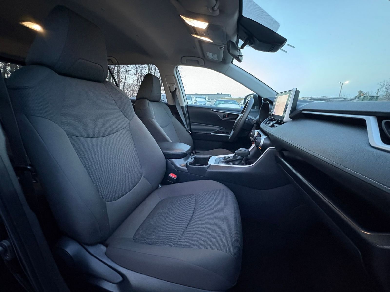 Thumbnail: 2025 Toyota RAV4 - 35