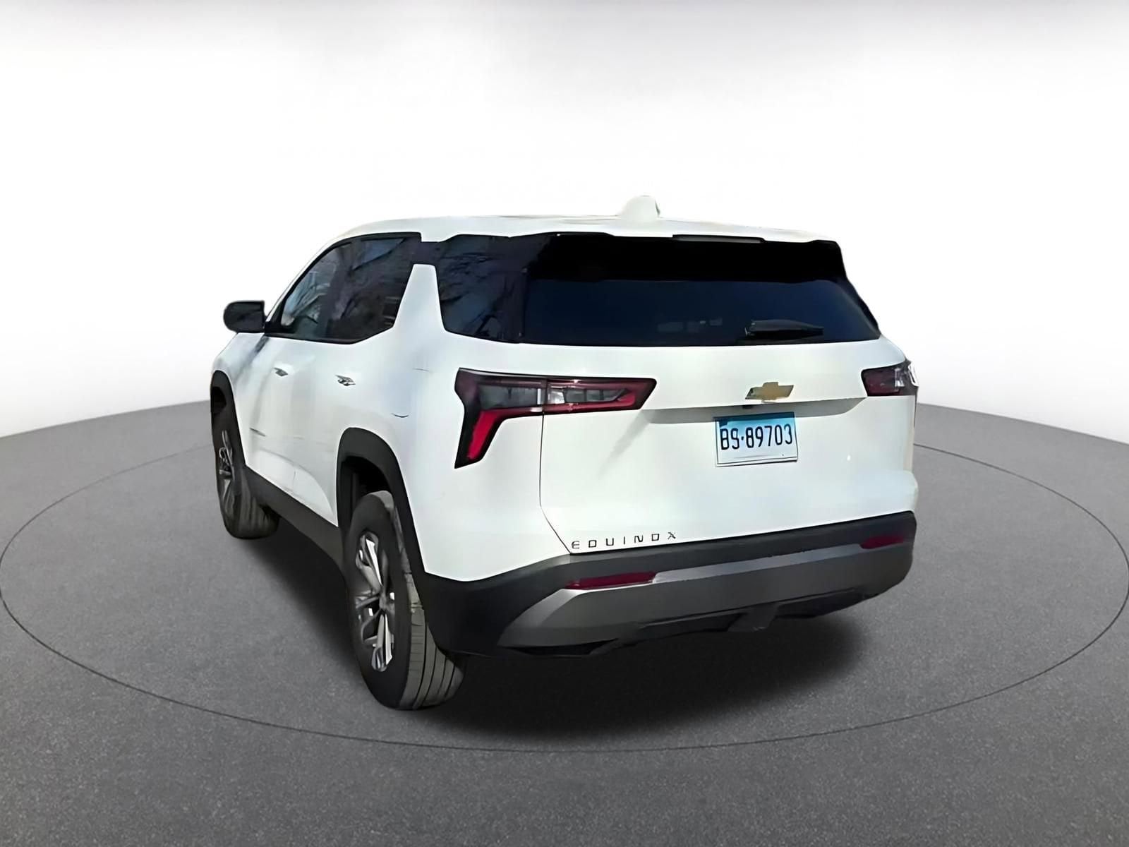 2025 Chevrolet Equinox LT - Photo 11