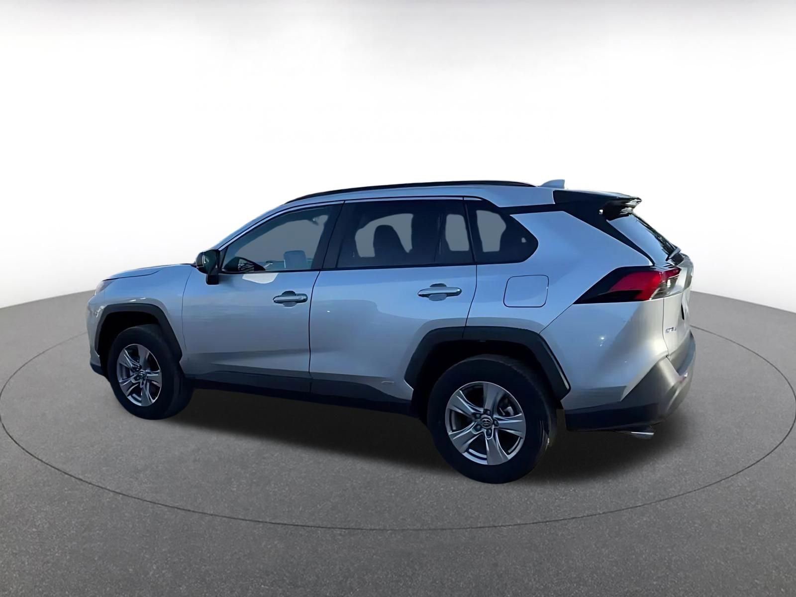 Thumbnail: 2025 Toyota RAV4 - 10
