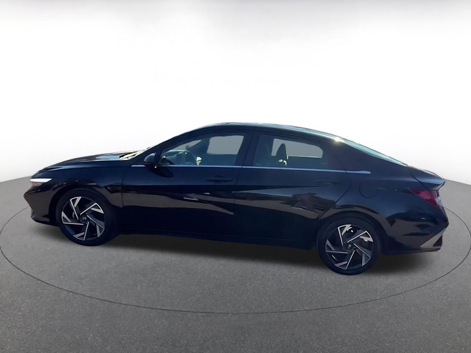 Thumbnail: 2025 Hyundai Elantra - 9