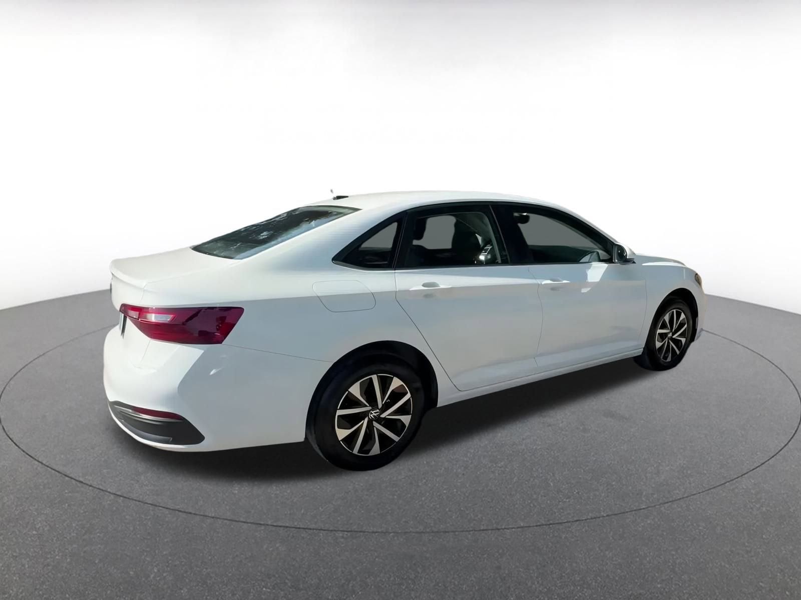 Thumbnail: 2024 Volkswagen Jetta - 13