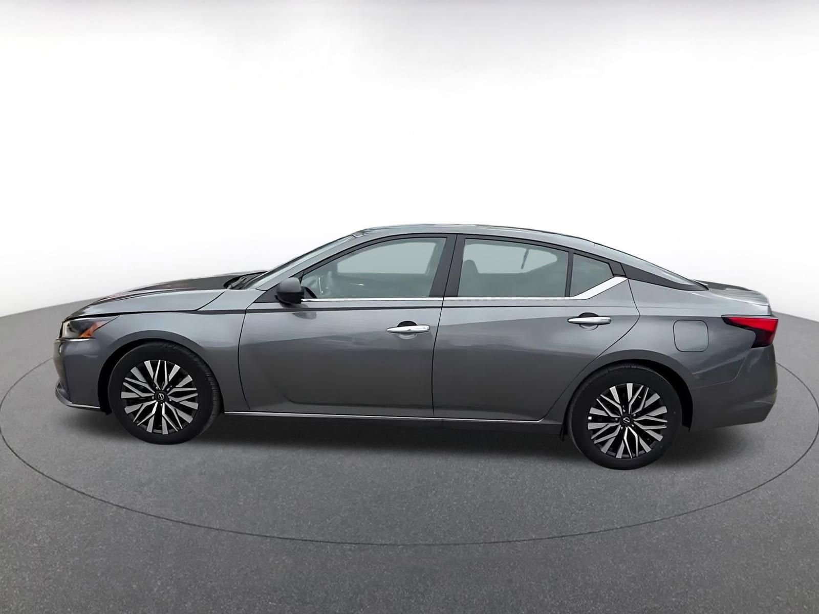 Thumbnail: 2025 Nissan Altima - 9