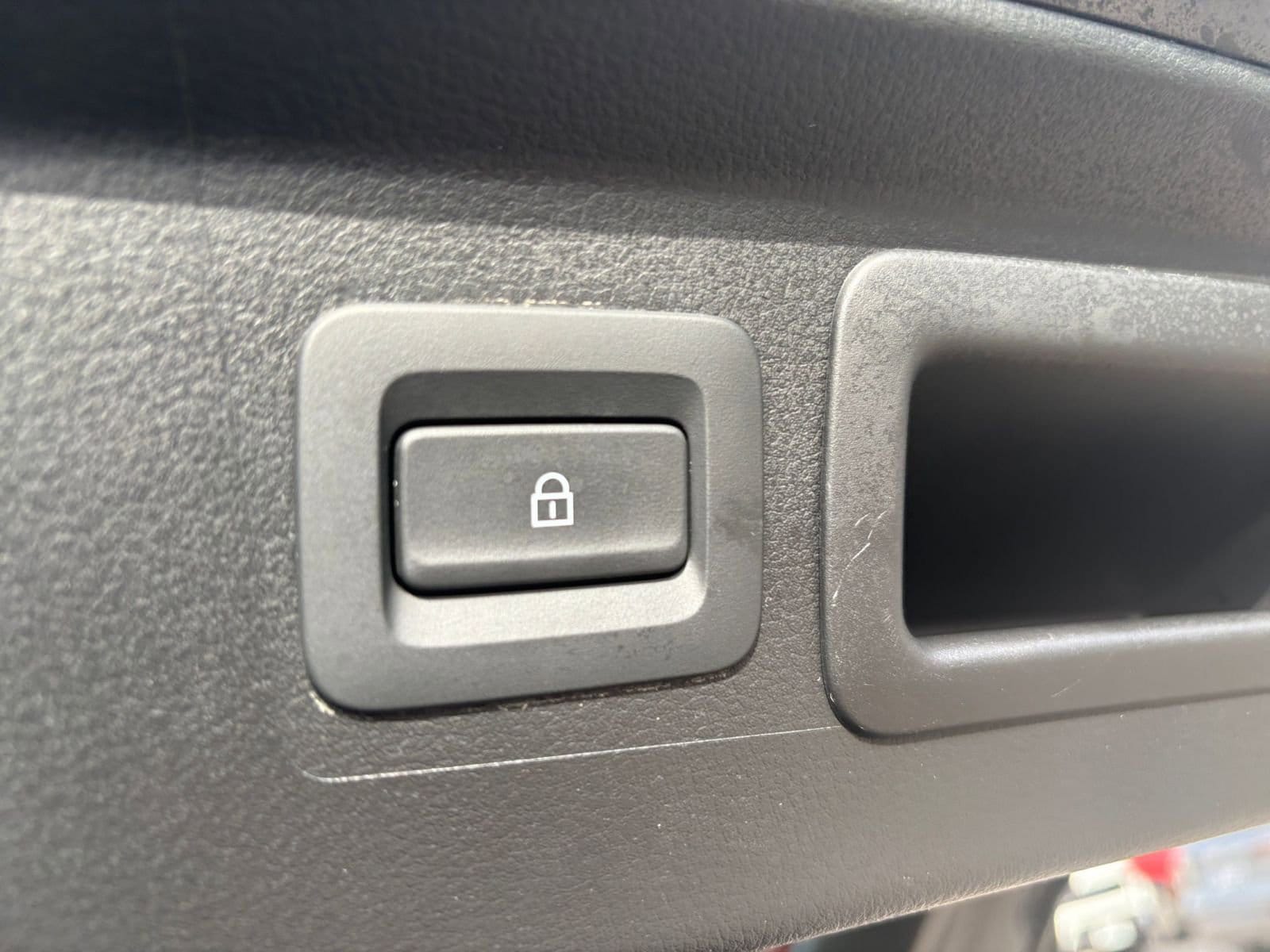 Thumbnail: 2025 Mazda CX-50 - 18