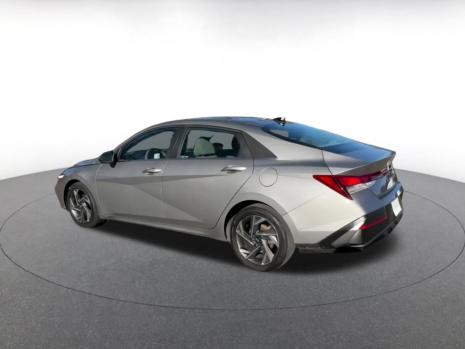 Thumbnail: 2025 Hyundai Elantra - 10