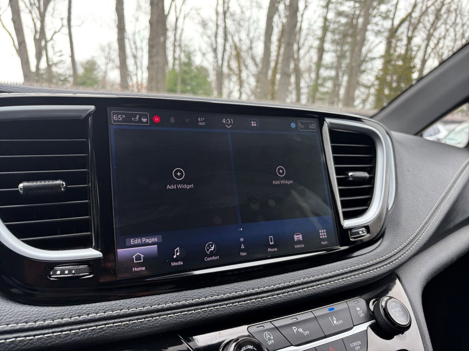 Thumbnail: 2025 Chrysler Pacifica - 20