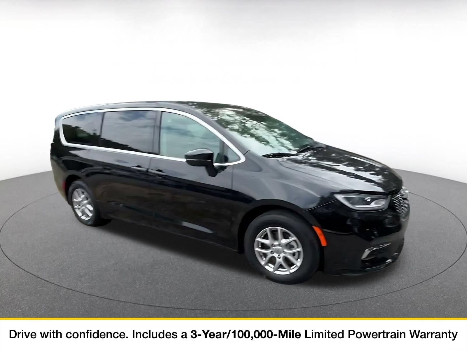 Thumbnail: 2024 Chrysler Pacifica - 1
