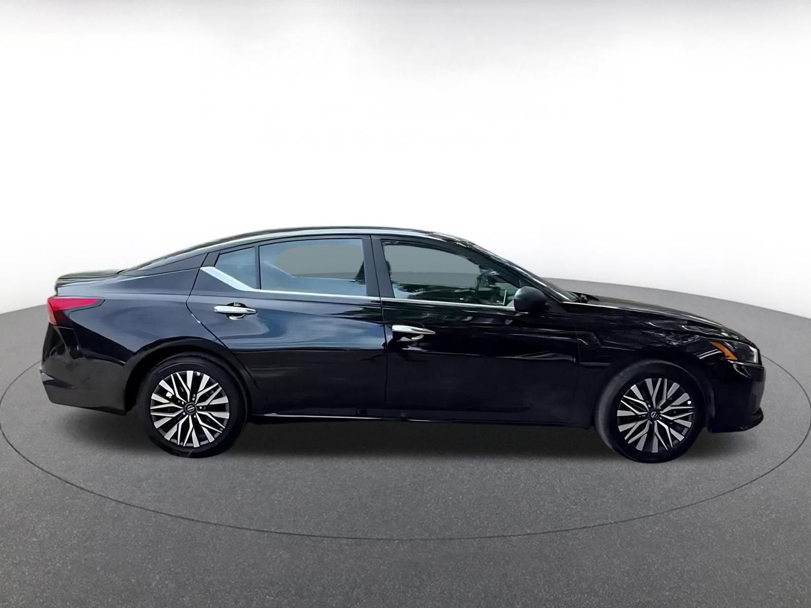 Thumbnail: 2025 Nissan Altima - 16