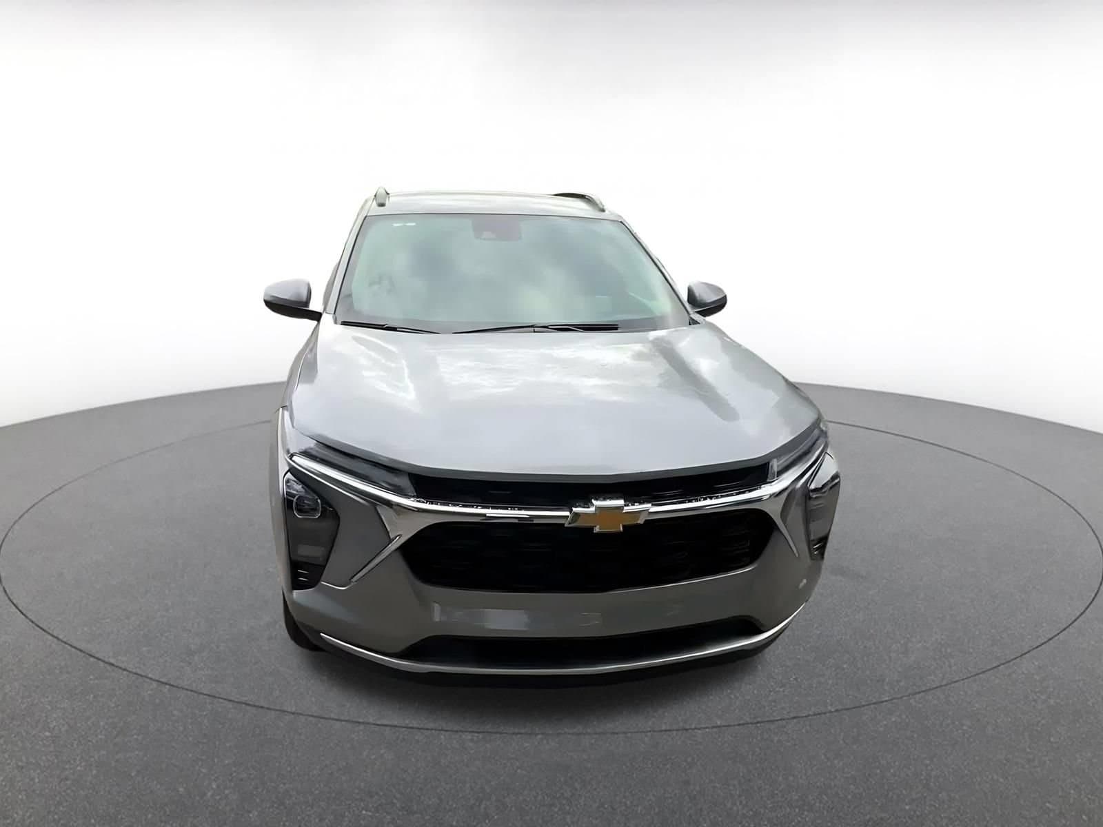 Thumbnail: 2025 Chevrolet Trax - 3