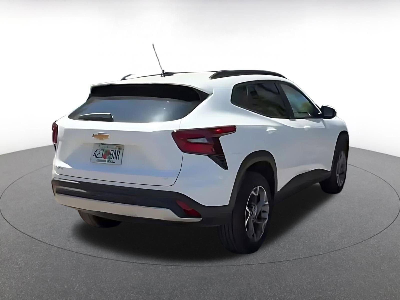 Thumbnail: 2025 Chevrolet Trax - 14