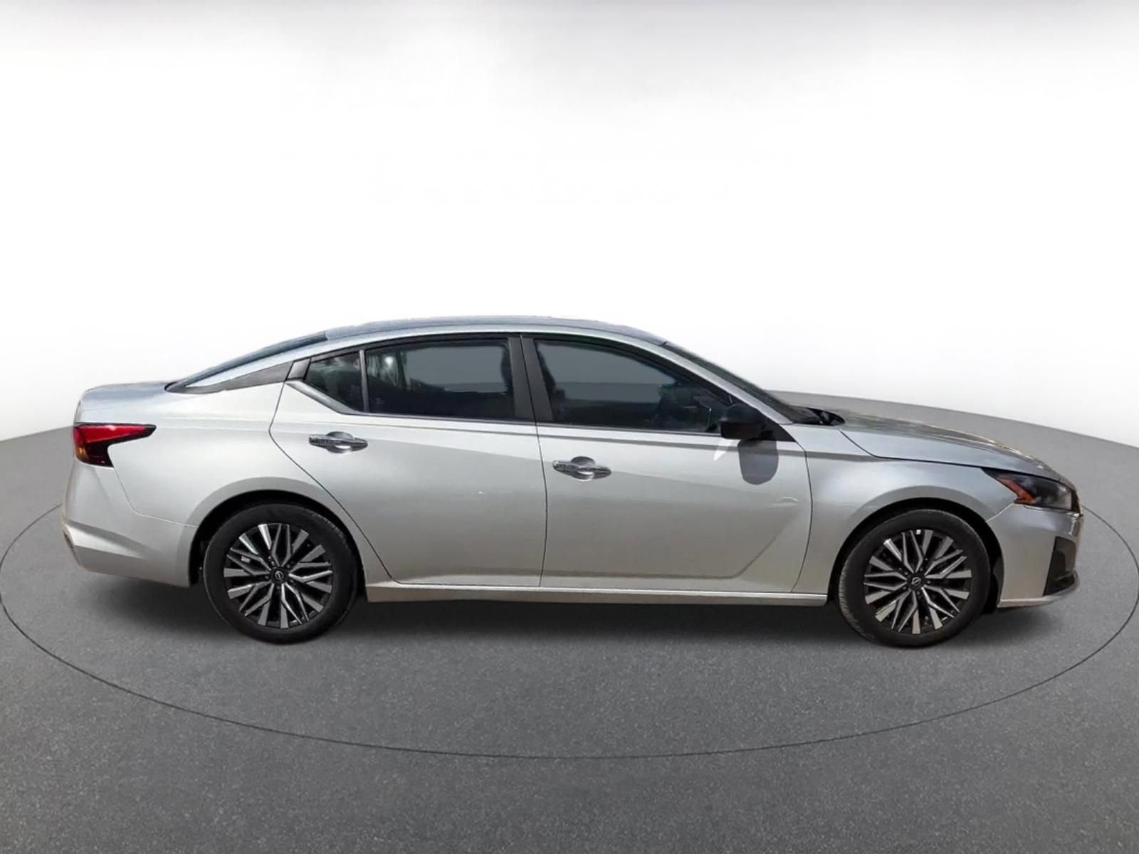 Thumbnail: 2025 Nissan Altima - 17