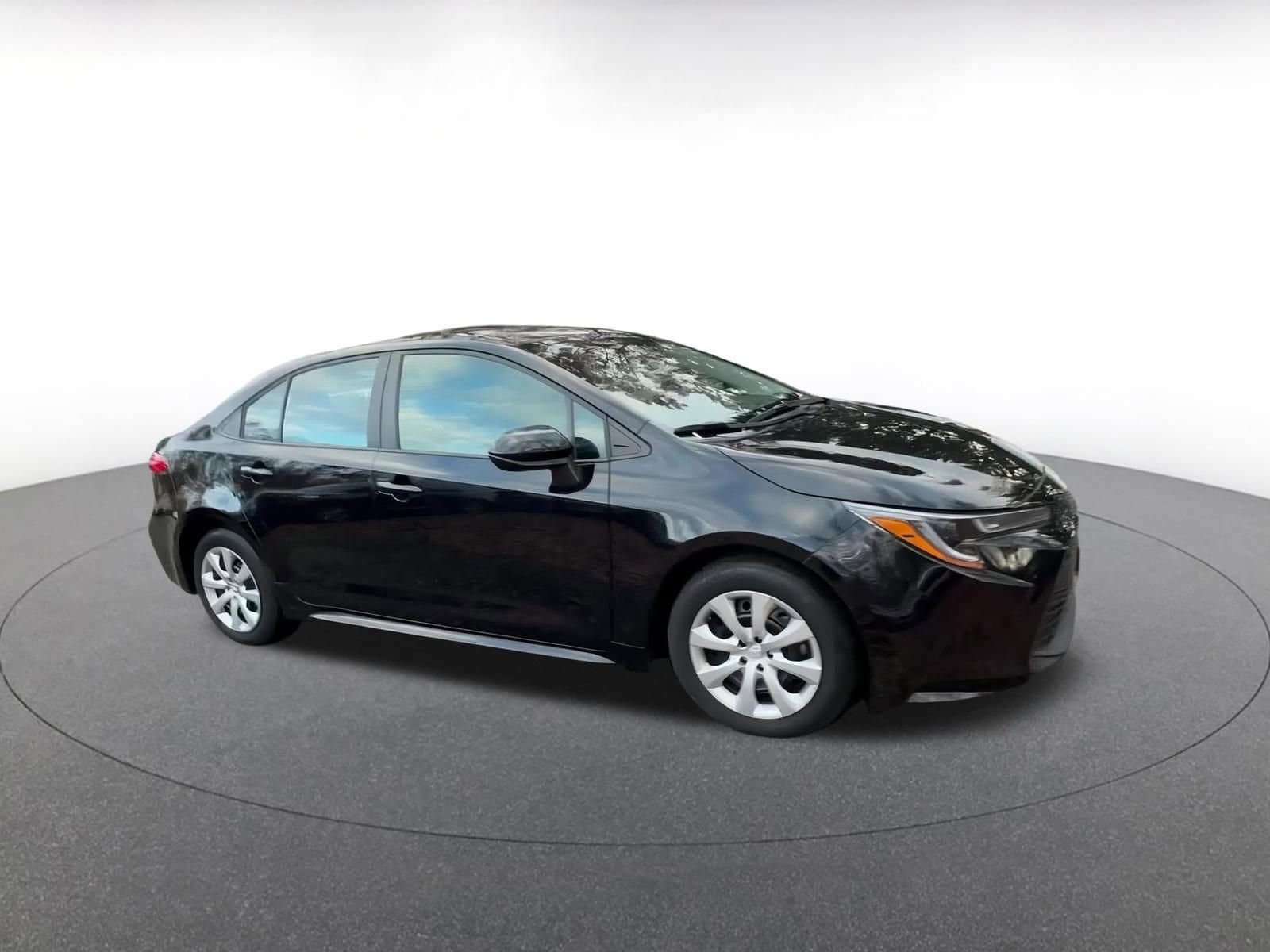 Thumbnail: 2025 Toyota Corolla - 2