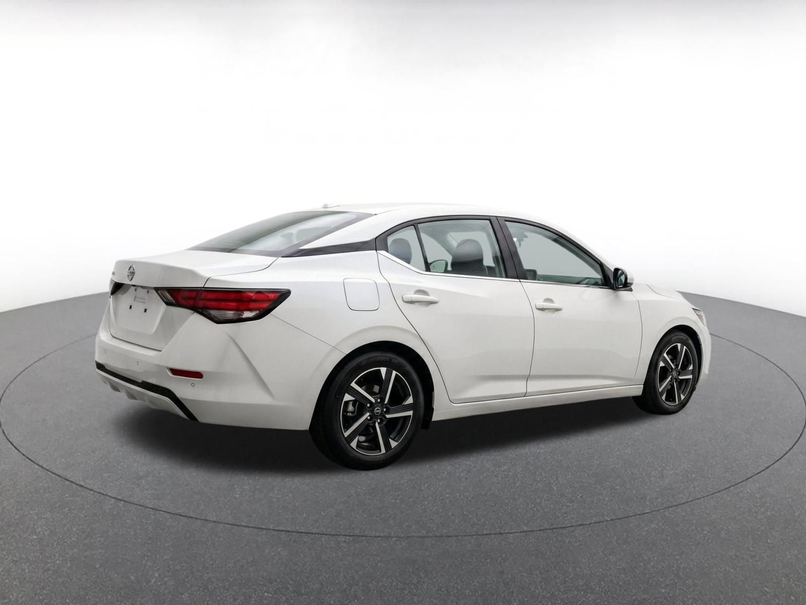 Thumbnail: 2025 Nissan Sentra - 10