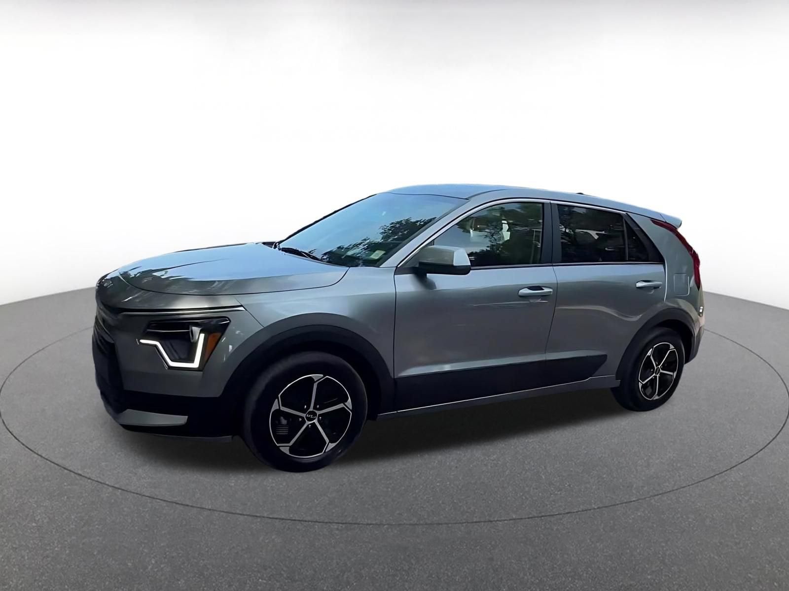 Thumbnail: 2026 Kia Niro - 8