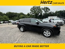 2023 Toyota Highlander LE -
                Smithtown, NY