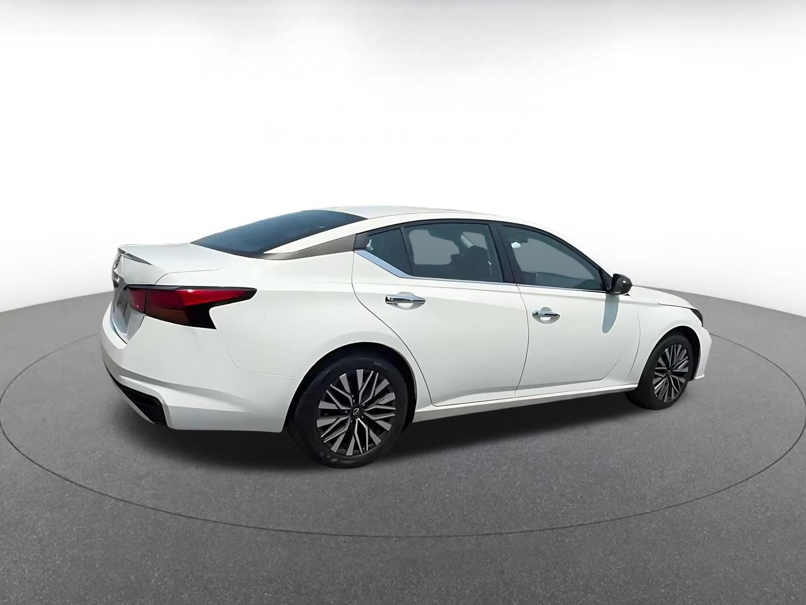 Thumbnail: 2025 Nissan Altima - 14