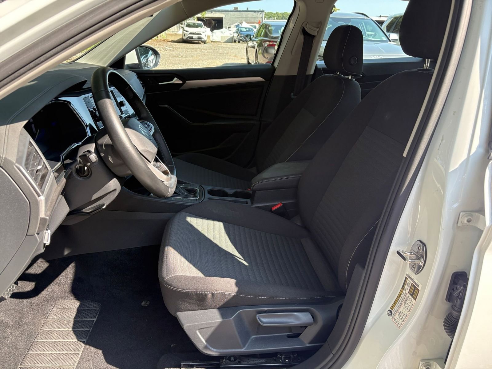 Thumbnail: 2024 Volkswagen Jetta - 25