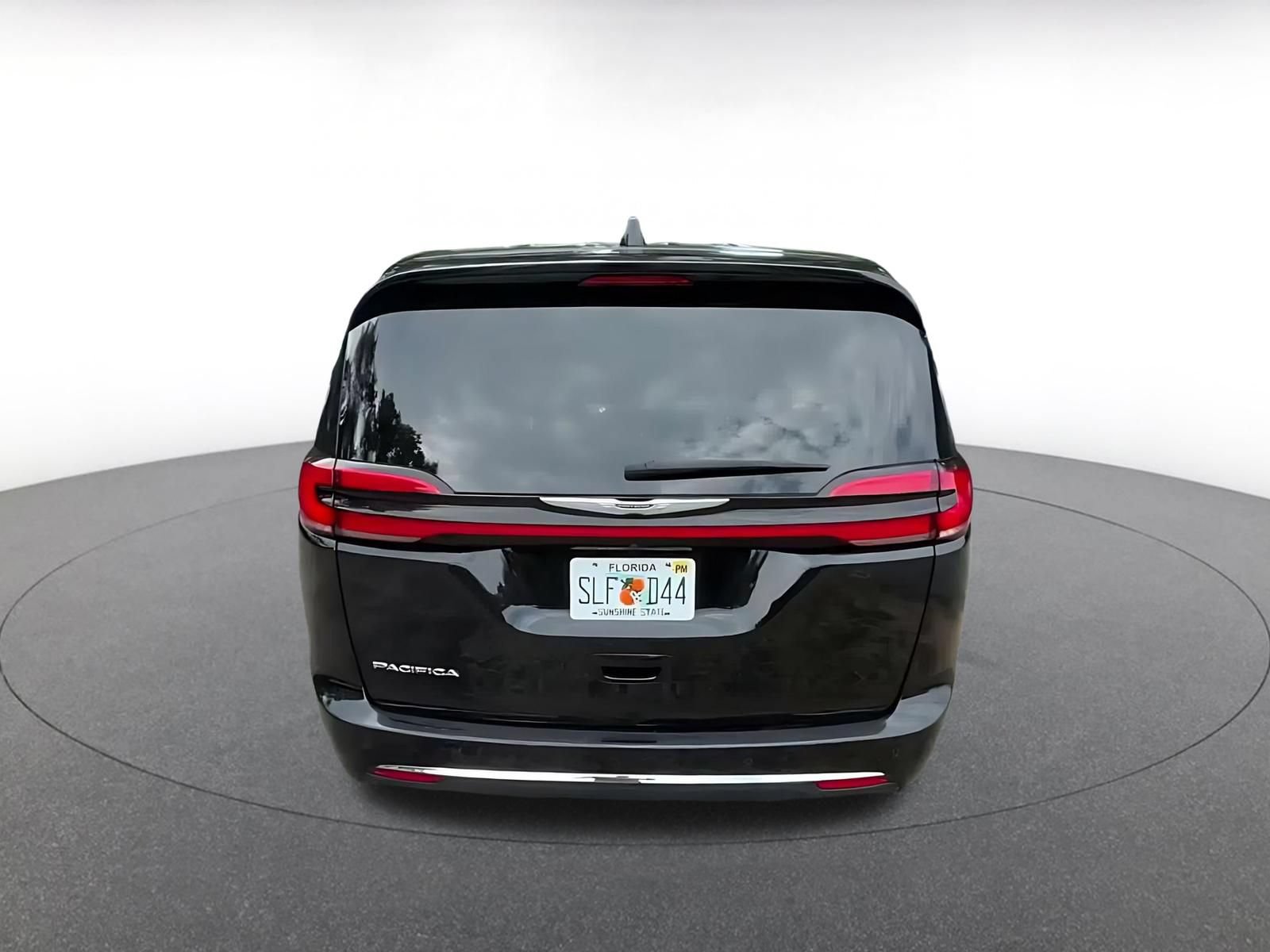 Thumbnail: 2024 Chrysler Pacifica - 12