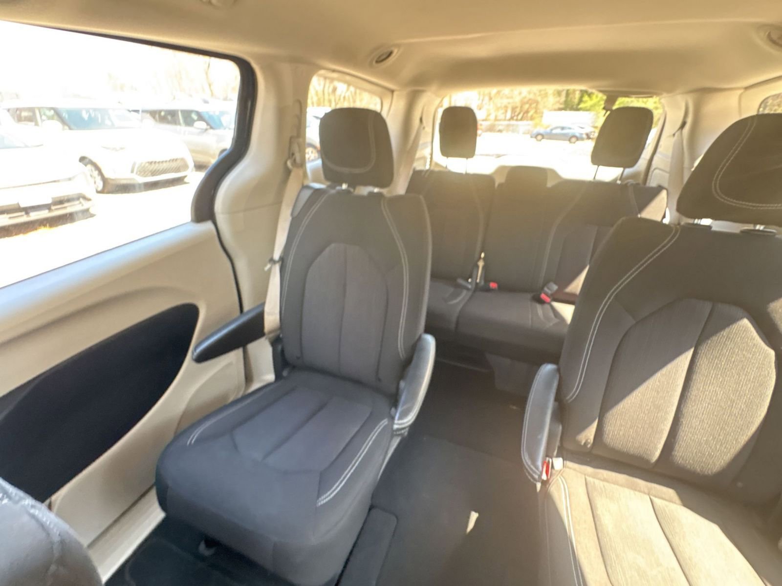 Thumbnail: 2024 Chrysler Voyager - 8