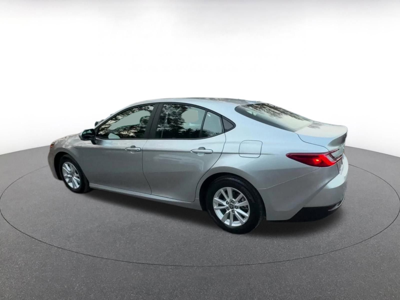 Thumbnail: 2025 Toyota Camry - 10