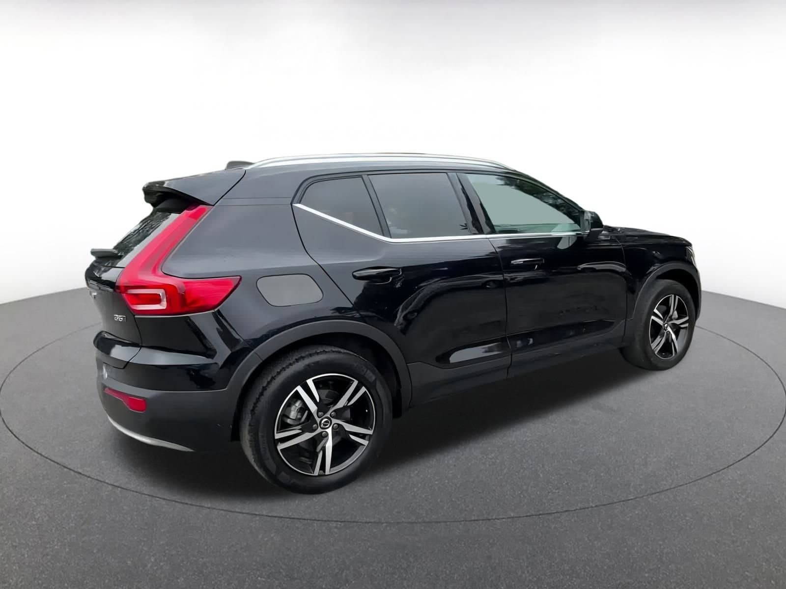 Thumbnail: 2024 Volvo XC40 - 15
