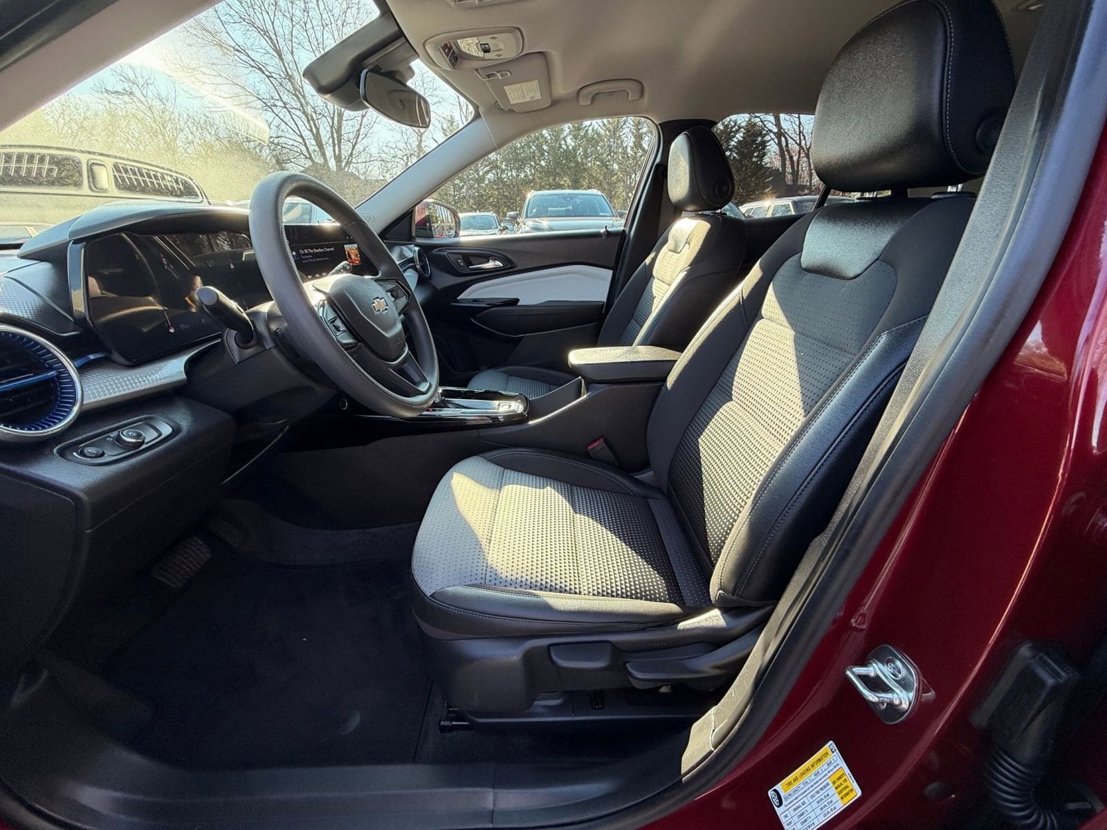 Thumbnail: 2025 Chevrolet Trax - 24