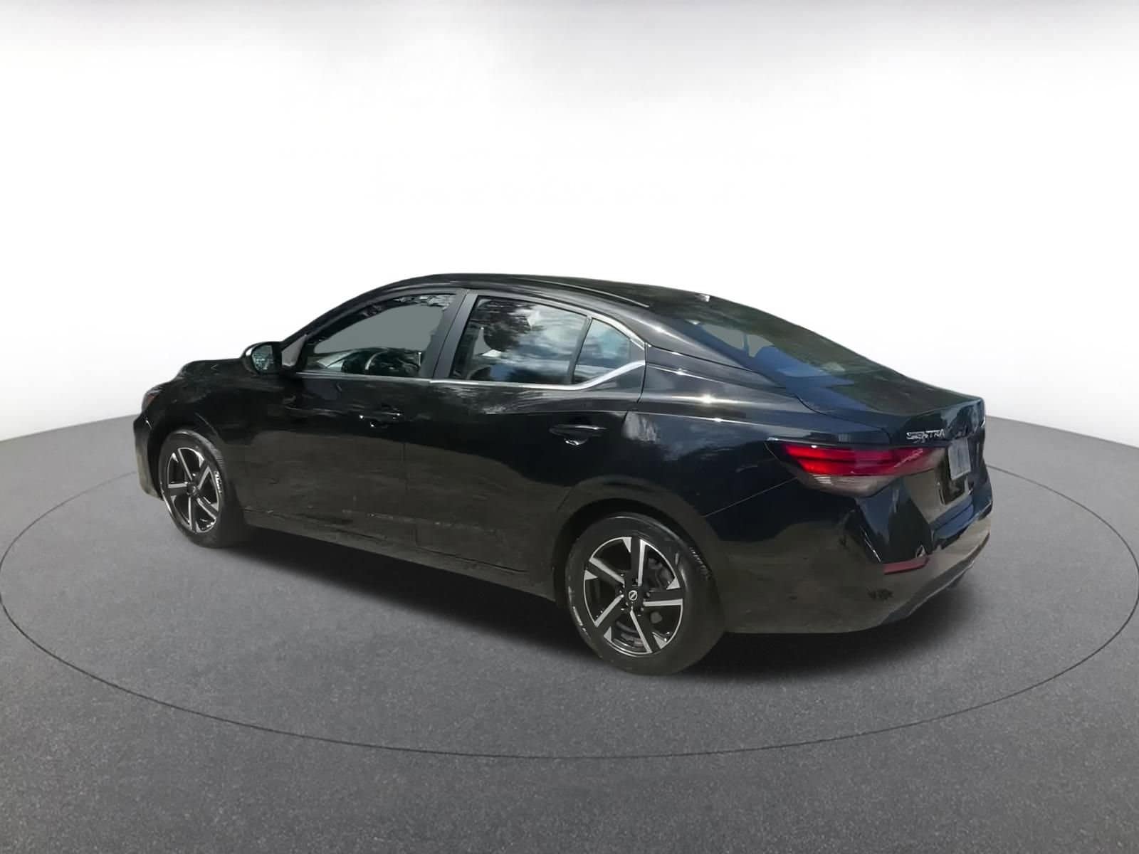 Thumbnail: 2024 Nissan Sentra - 10