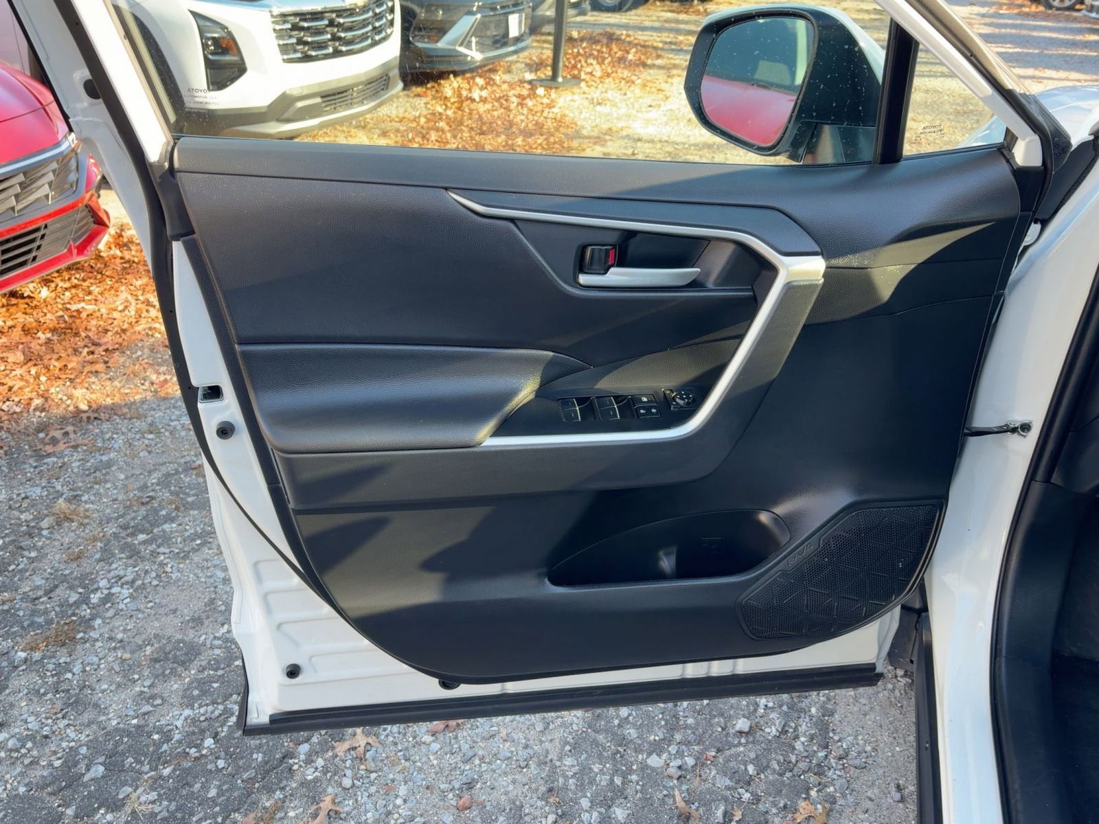 Thumbnail: 2025 Toyota RAV4 - 24